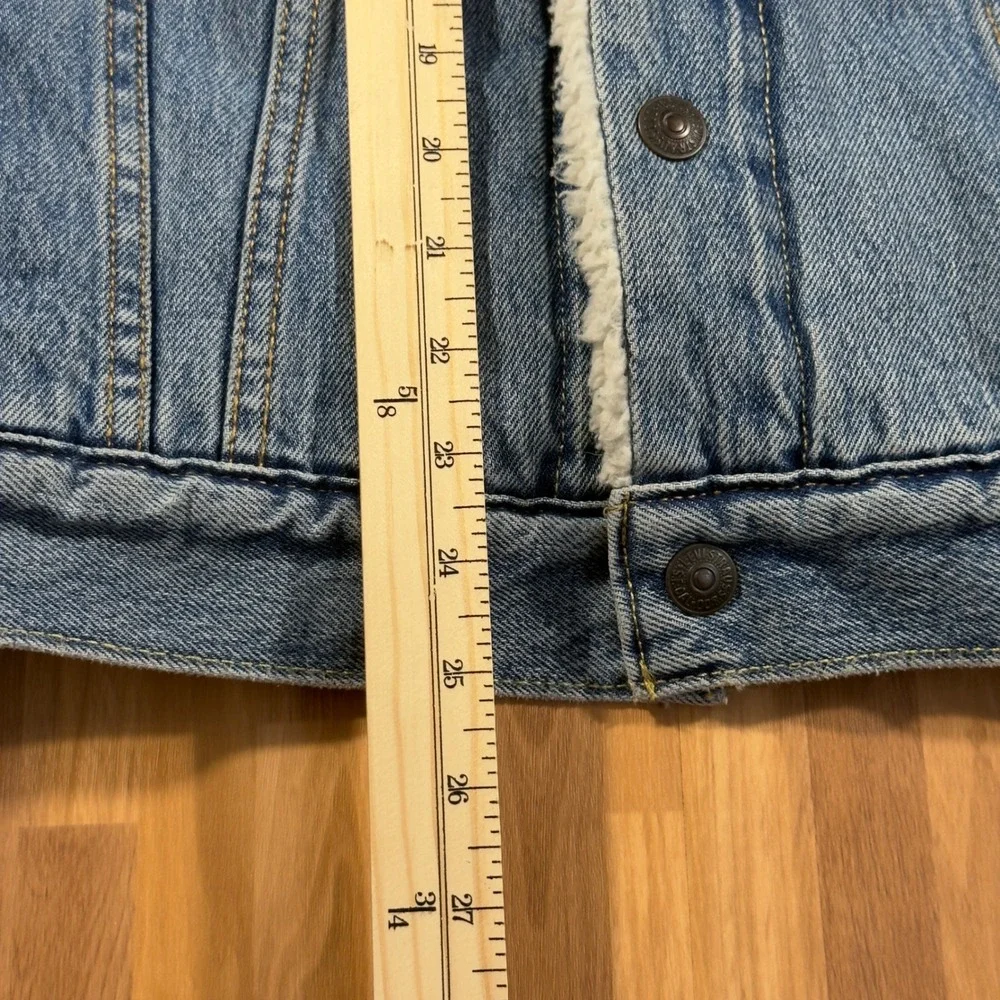 Levis Sherpa Trucker Jacket Mens Small Blue Denim Type III Fleece Lined Coat